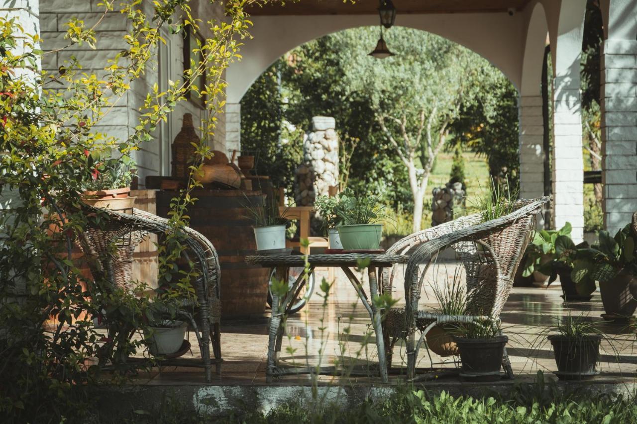 Guesthouse Lord Byron Tepelene Exterior foto